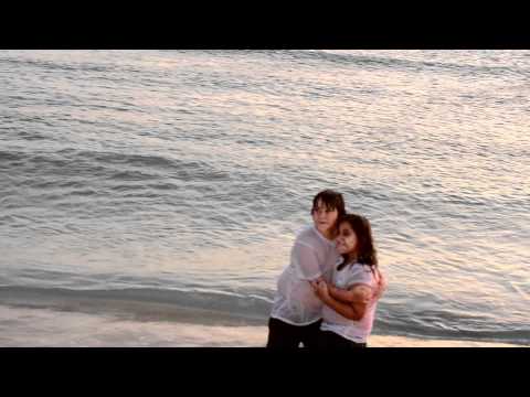 Getting wet in Aruba beaches part 2