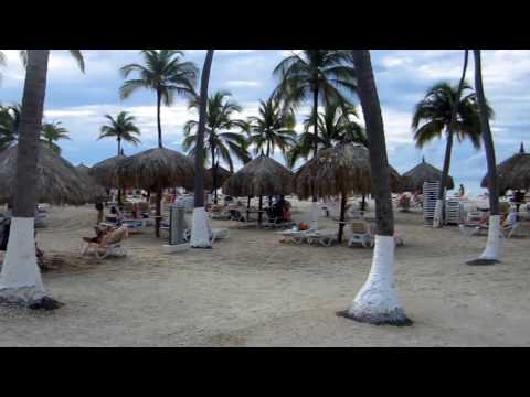 RIU PALACE ARUBA Pool and Beach Tour