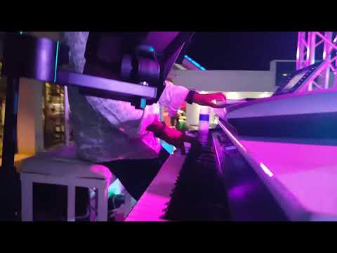 Juni Juliete at South Beach Bar Aruba