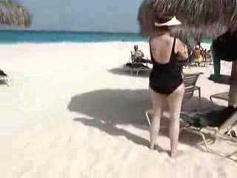 Aruba Beach Club:To The Beach