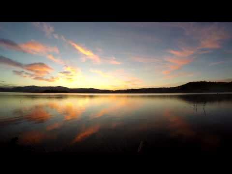 Sunrise over Lake Jindabyne – Timelapse