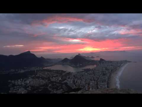 Time Lapse: Sunrise on Morro dois irmãos – Rio de janeiro