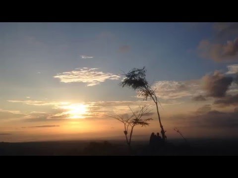 Timelapse Sunrise di Bukit Tranggulasih Purwokerto
