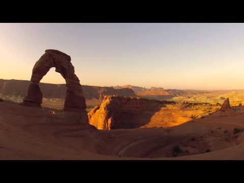 Moab Utah – Delicate Arch Sunrise (Timelapse)